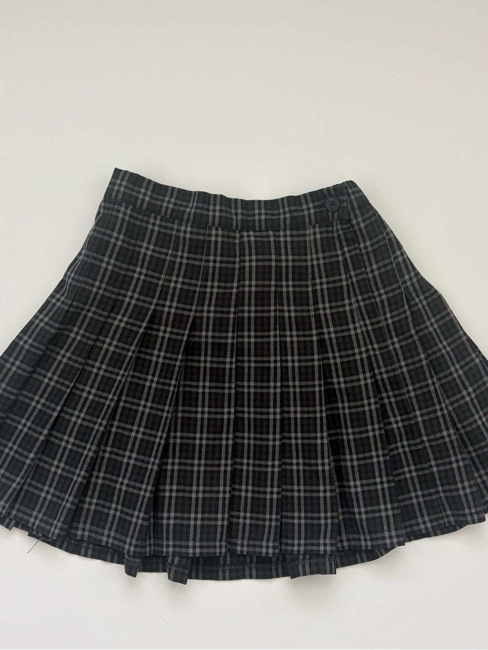 aerie Black and Gray Plaid Pleated Skirt